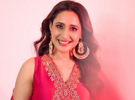 Stunning Pragya Jaiswal